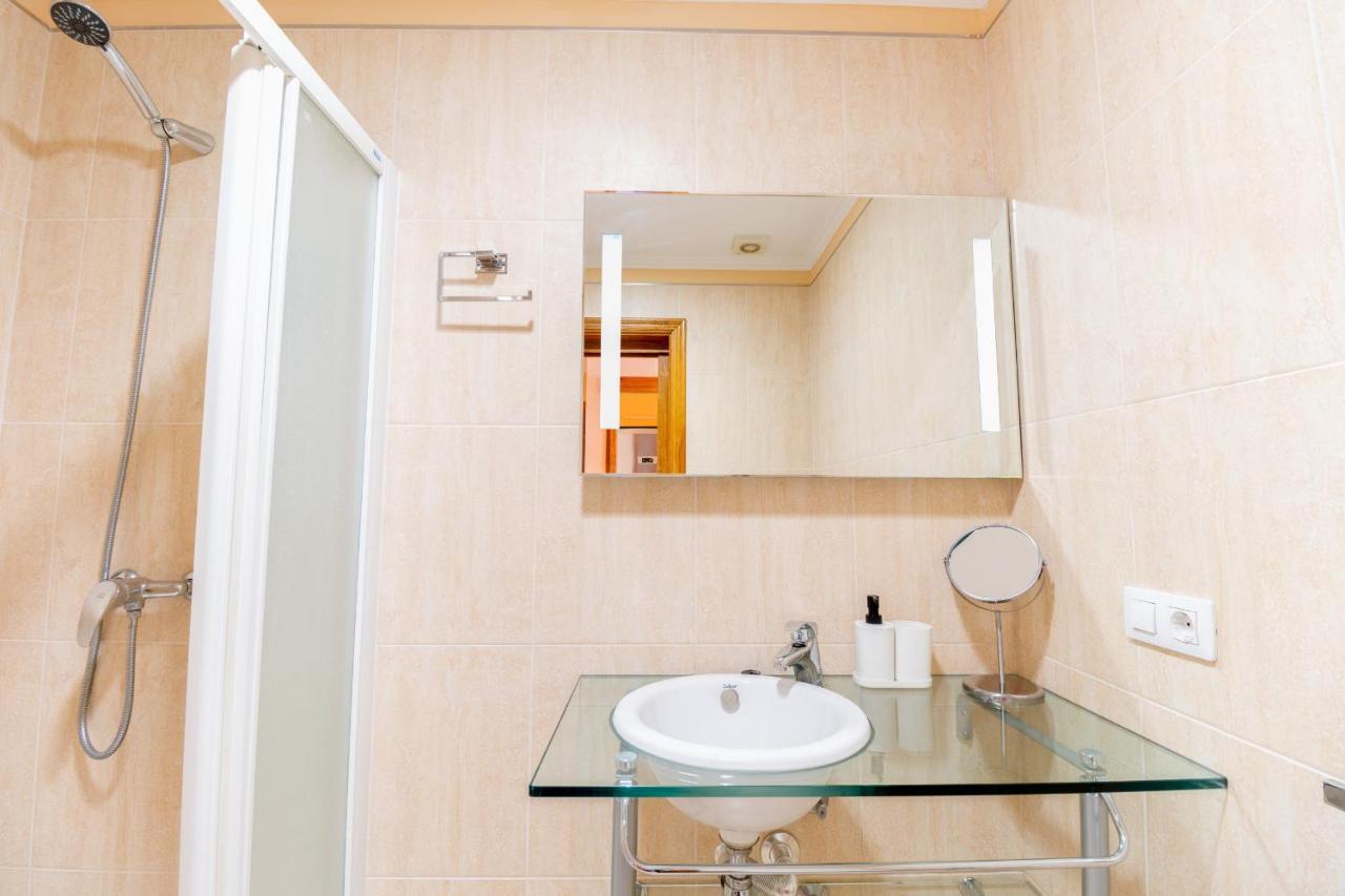 Sunny Cris Sol Apartment Арона Екстериор снимка